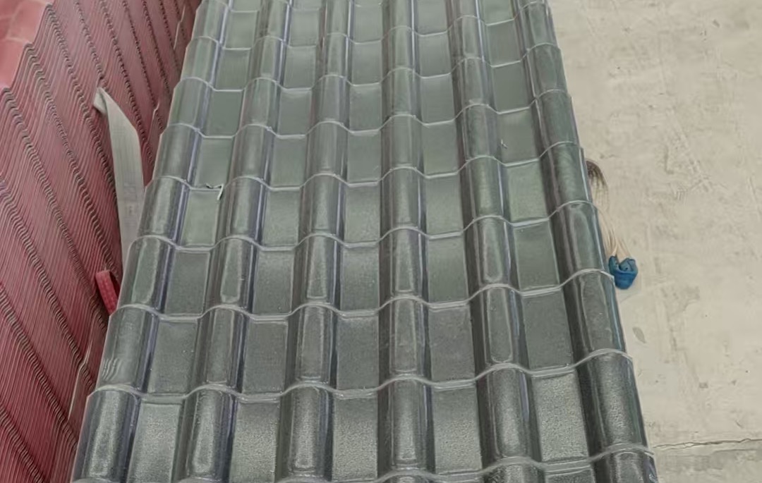 灰色合成树脂瓦图片展示